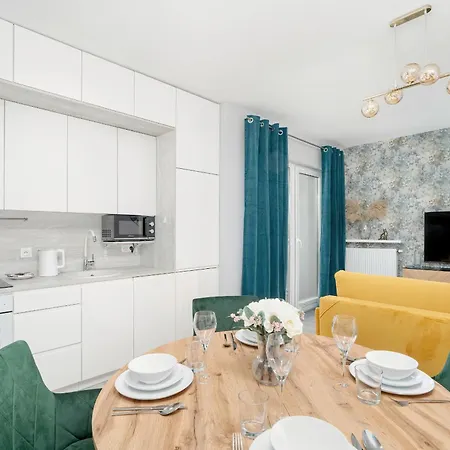 Lejlighed Beautiful With Balcony & Free Garage By Renters *