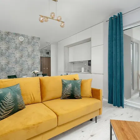Apartment Beautiful With Balcony & Free Garage By Renters