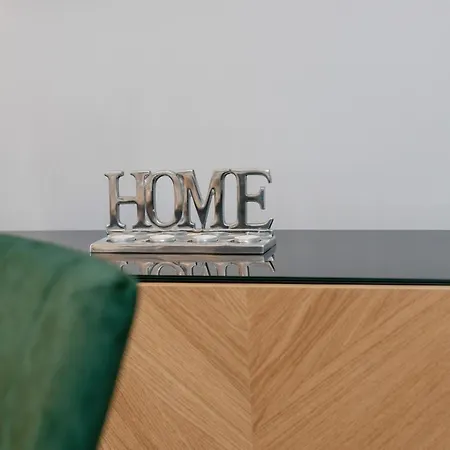דירה Beautiful With Balcony & Free Garage By Renters *