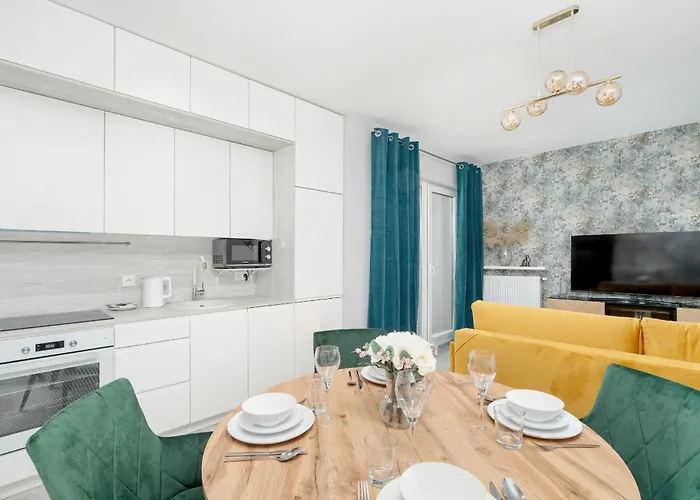 Apartment Beautiful With Balcony & Free Garage By Renters *